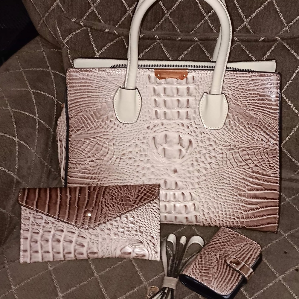 NWOT Croc Embossed 4pc Set